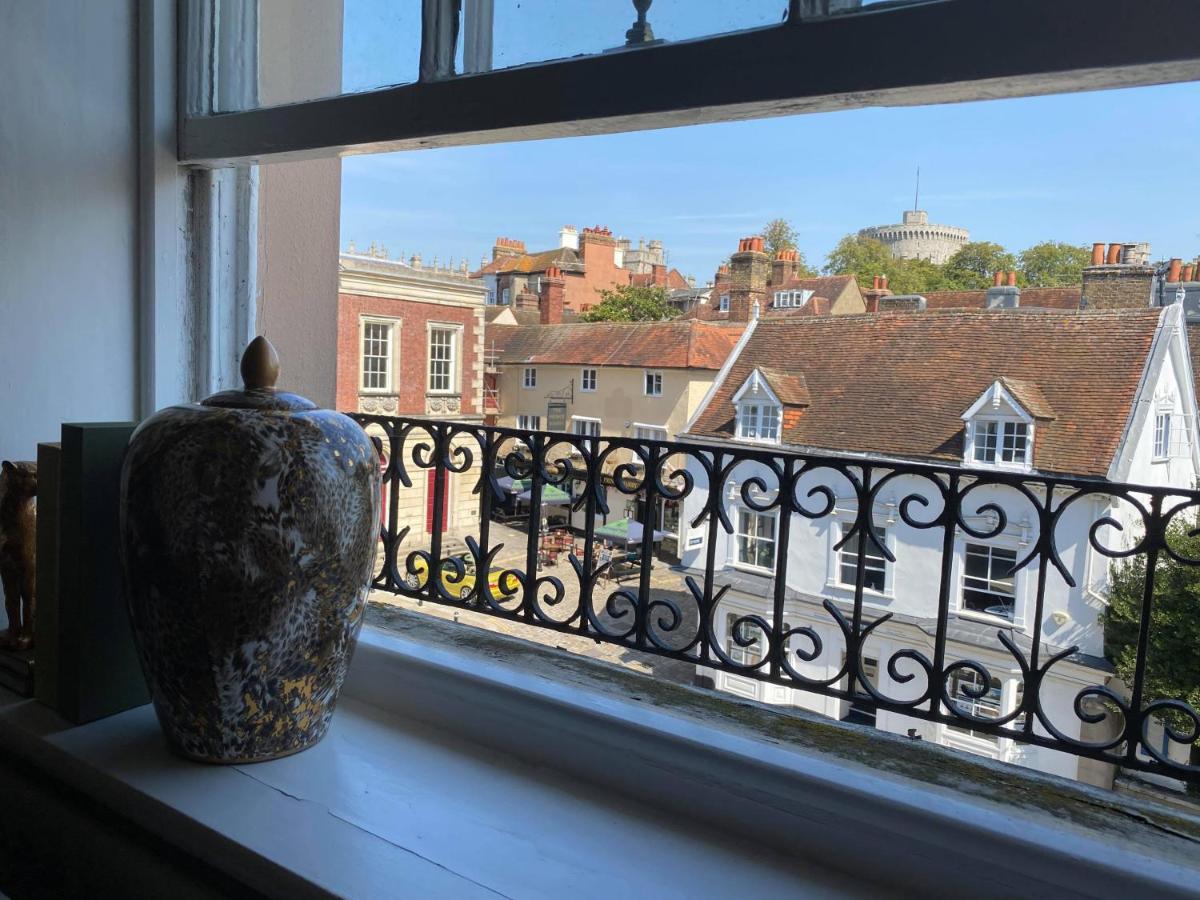 Letting Serviced Apartments - Guards View, Windsor Bagian luar foto
