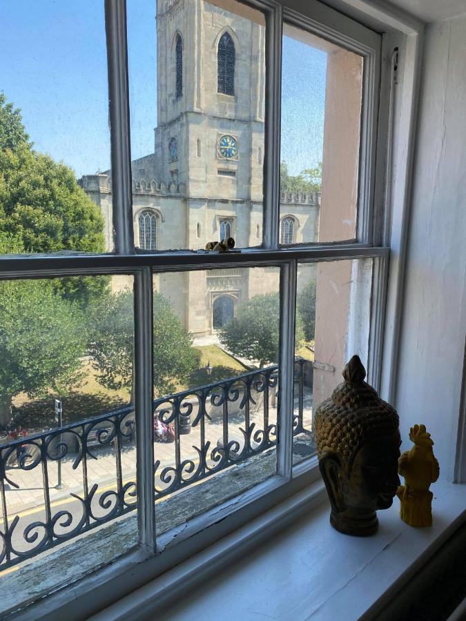 Letting Serviced Apartments - Guards View, Windsor Bagian luar foto